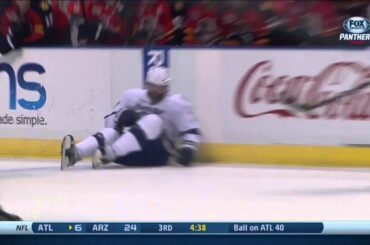 Scottie Upshall squirts Radko Gudas with water, Gudas slashes bench