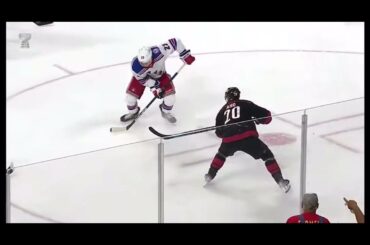 SEBASTIAN AHO SHOWS TRUE SKILL WITH THIS PASS BETWEEN THE LEGS😍 *WOW!!*