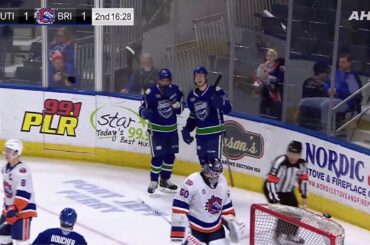 Kole Lind cashes in on gorgeous Reid Boucher feed
