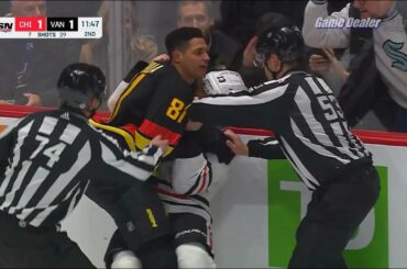 Max Domi vs Dakota Joshua FIGHT, Blackhawks @ Canucks Jan 24 2023