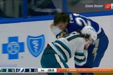 Michael Eyssimont vs Brayden Point FIGHT, Sharks @ Lightning Feb 07 2023