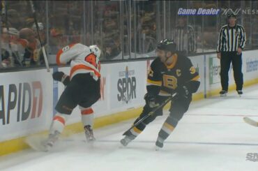 Patrice Bergeron 4 MINUTES High Sticking on Morgan Frost, PHI @ BOS Jan 16 2023