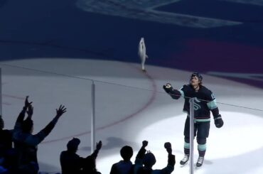 Throw the fish! The Kraken are going to the Stanley Cup Playoffs!