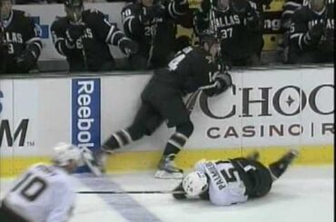 Jamie Benn levels Kyle Palmieri [Dual-Feed]