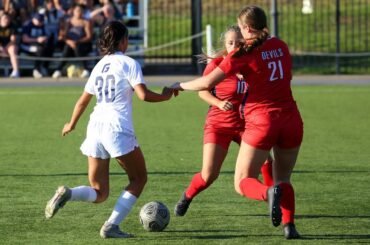 Kara Ryker's Skillful Goal (AST Taylor Ho) Lifts Bruins Over Boxers