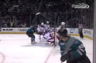 Tomas Hertl scores fourth goal of game with nasty finish