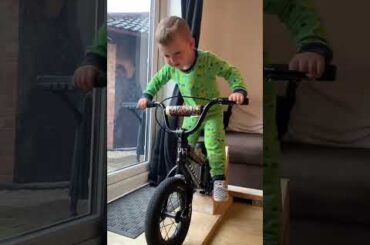 Baby Fabio Wibmer bike rider on manual machine?!