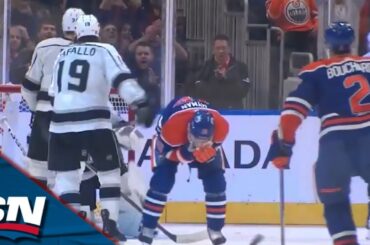 Zach Hyman deflects Evan Bouchard's shot off his face to extend Oilers' lead over Kings