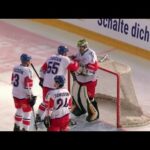 Hokejisté porazili ve Vídni Rakousko 6:0, dvakrát skóroval Špaček