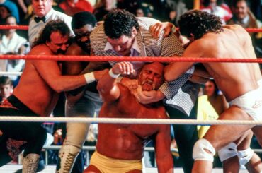 Andre the Giant attacks Hulk Hogan: Saturday Night's Main Event, Jan. 2, 1988