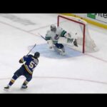 Ivan Barbashev makes a steal and assists on Perron's goal vs Canucks (28 mar 2022)