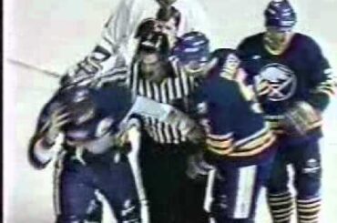 Mike Foligno vs Curtis Leschyshyn