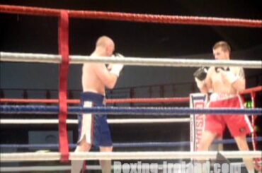 Michael McLaughlin Owen vs Mark Bett fight at King's Hall in Belfast