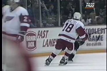 Bloodied but Unbowed Series: Blake (LA) pummels Holmstrom (Det) 10.21.96