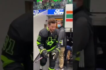 Tyler Seguin always has to be the last one off the ice! 😅🏒