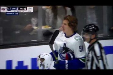 Canucks' Vitali Kravtsov penalized for playing without a helmet vs. Ducks