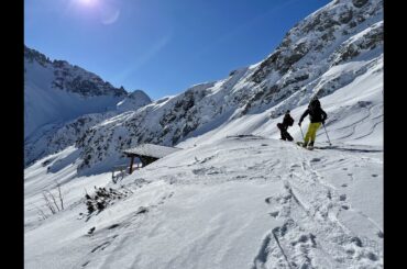 Skiing Freeride, Andermatt, BC, Powder