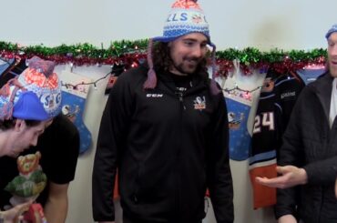 Gulls Holiday Gift Wrapping Challenge - Hockey Sticks