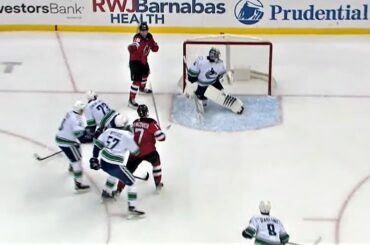 Yegor Sharangovich Makes it a 2-0 New Jersey Lead Over the Canucks