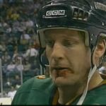 [Vintage] Derian Hatcher destroys Jeremy Roenick