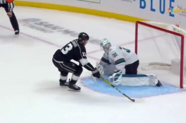 Martin Jones makes an incredible toe save on Gabe Vilardi to win it for San Jose in the shootout