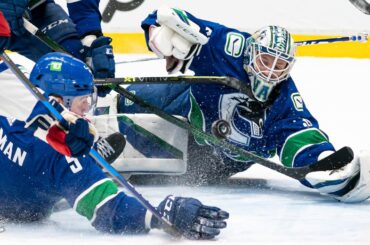 Thatcher Demko Wild Sequence of Saves Without Blocker or Stick (Nov. 02, 2021)