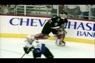 Best of Hasek: Throws His Blocker at Bondra