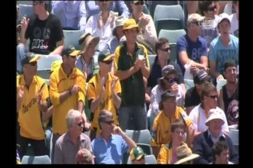 Graeme Smith caught at slip by Michael Clarke off Shane Watson.