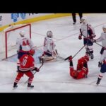 Jordan Staal finishes off tic-tac-toe play for 200th career goal