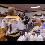 Darius Kasparaitis argues with Jaromir Jagr in the locker room (2000)