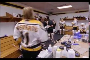 Darius Kasparaitis argues with Jaromir Jagr in the locker room (2000)