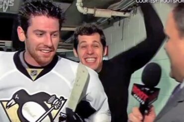 Evgeni Malkin photobombs James Neal