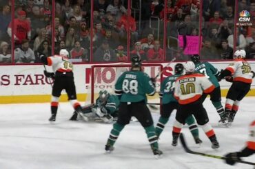 Simmonds cuts to middle, gets robbed by glove of Dell