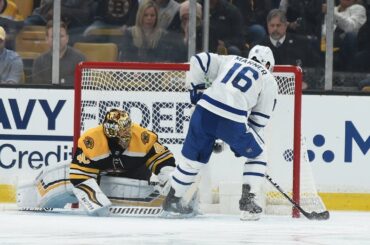 Mitch Marner scores second of the game on penalty shot