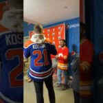 Klim Kostin Makes Flames Fan Wear His Jersey For Photo 😂