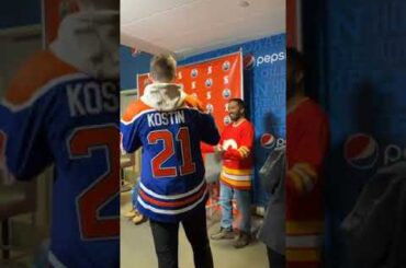 Klim Kostin Makes Flames Fan Wear His Jersey For Photo 😂