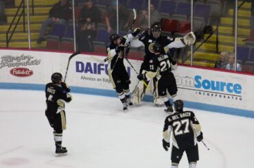 Goalie Keith Petruzzelli nabs open-net goal for Muskegon Lumberjacks