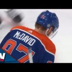 Oilers' McDavid Collects Loose Puck From Scrum To Bury His First of the Season vs. Canucks