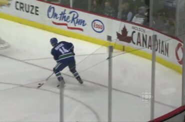 Canucks Vs Flames - Alex Edler 2-2 Goal - 01.22.11 - HD