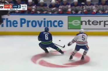 Filip Hronek assists on Boeser's goal vs Oilers (10/11/2023)