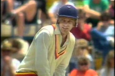 David Gower makes Graham Gooch ANGRY- YOU HAVE FAILED SIR, WITH A CAPITAL 'F'.