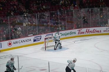 Seattle Kraken goalie Joey Daccord warms up 12/4/23