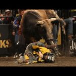 WRECK: PBR's Pistol Robinson breaks both legs at Madison Square Garden