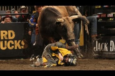 WRECK: PBR's Pistol Robinson breaks both legs at Madison Square Garden