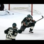 Zach PARISE deflected in a shot against Colorado play off