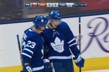 Justin Holl First NHL Goal! - Toronto Maple Leafs vs New York Islanders 1.31.18