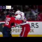 NHL hockey fight - Nicolas Aube-Kubel(Capitals) vs. Jimmy Vesey(Rangers)