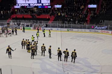 Södertälje SK segerfirande efter 8-3 mot Nybro 2024-01-10