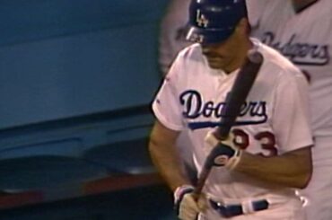 WS1988 Gm1: Scully's call of Gibson memorable at-bat