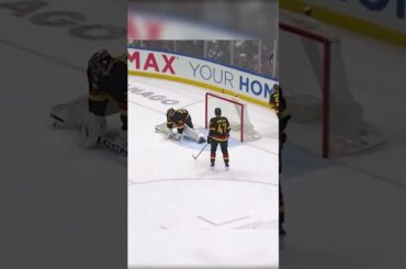 Jack Hughes with the 200IQ play 🤯#nhl #jackhughes #hockeyhighlights